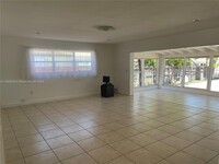 13205 Ortega Ln in North Miami, FL - Foto de edificio - Building Photo