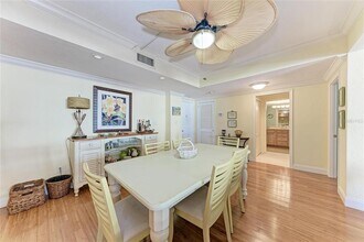 1212 Benjamin Franklin Dr in Sarasota, FL - Foto de edificio - Building Photo