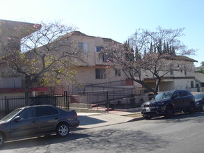 5716 Lexington Ave in Los Angeles, CA - Building Photo - Building Photo