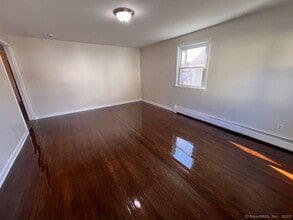 193 City View Ave in Bridgeport, CT - Building Photo - Building Photo