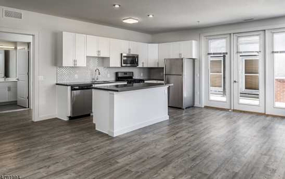 411 N Ave W in Westfield, NJ - Building Photo