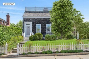 34 Howard St in Sag Harbor, NY - Building Photo