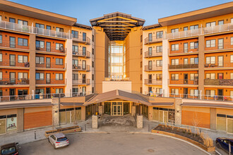 Lakeview at Bellevue Village in St. Albert, AB - Building Photo - Building Photo