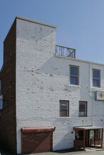 123 Bank St in New London, CT - Building Photo - Building Photo