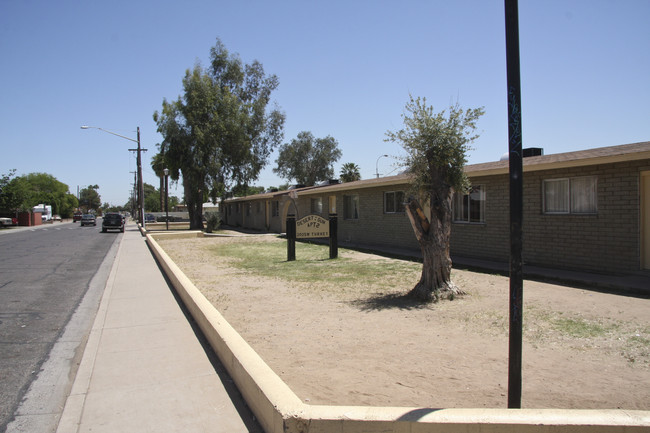 Desert Sun Apartments in Phoenix, AZ - Foto de edificio - Building Photo