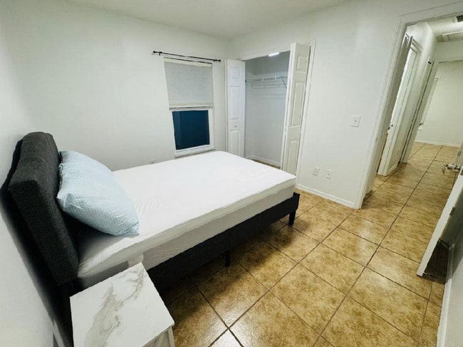 536 Cheshire Way in Davenport, FL - Foto de edificio - Building Photo