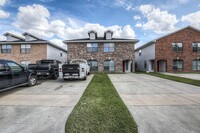 10611 Pine Landing Dr in Houston, TX - Building Photo - Building Photo