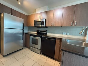610 Granville St in Vancouver, BC - Building Photo - Building Photo