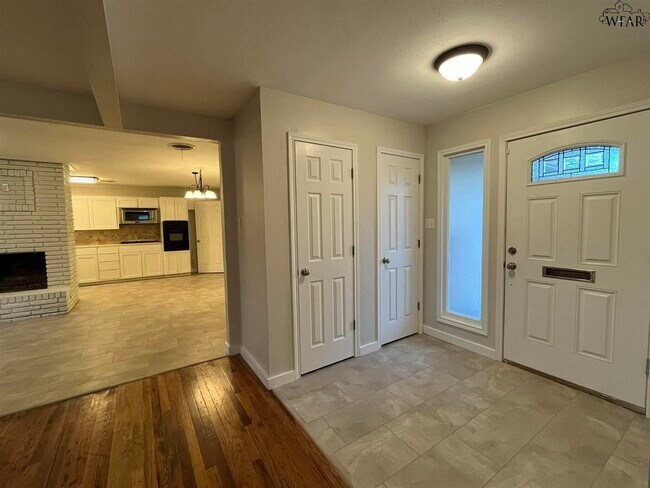 2711 Chase Dr in Wichita Falls, TX - Foto de edificio - Building Photo
