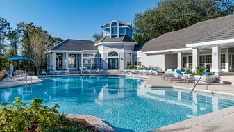 Southside Villas in Jacksonville, FL - Building Photo