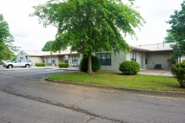 Phoenix House Apartments in Huntsville, AL - Building Photo - Building Photo