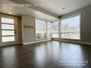 8413 Midtown Wy in Chilliwack, BC - Building Photo - Building Photo