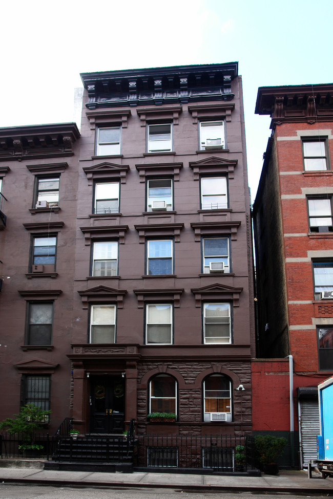 460 W 49th St in New York, NY - Building Photo - Building Photo