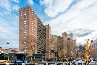 Chatham Green Apartments in New York, NY - Building Photo - Building Photo