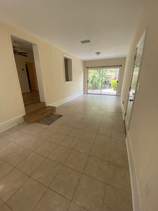 1586 Lake Shore Blvd in Jacksonville, FL - Foto de edificio - Building Photo