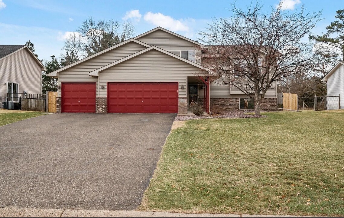 15294 Avocet St NW in Andover, MN - Building Photo