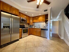 926 Kokomo Key Ln in Delray Beach, FL - Foto de edificio - Building Photo