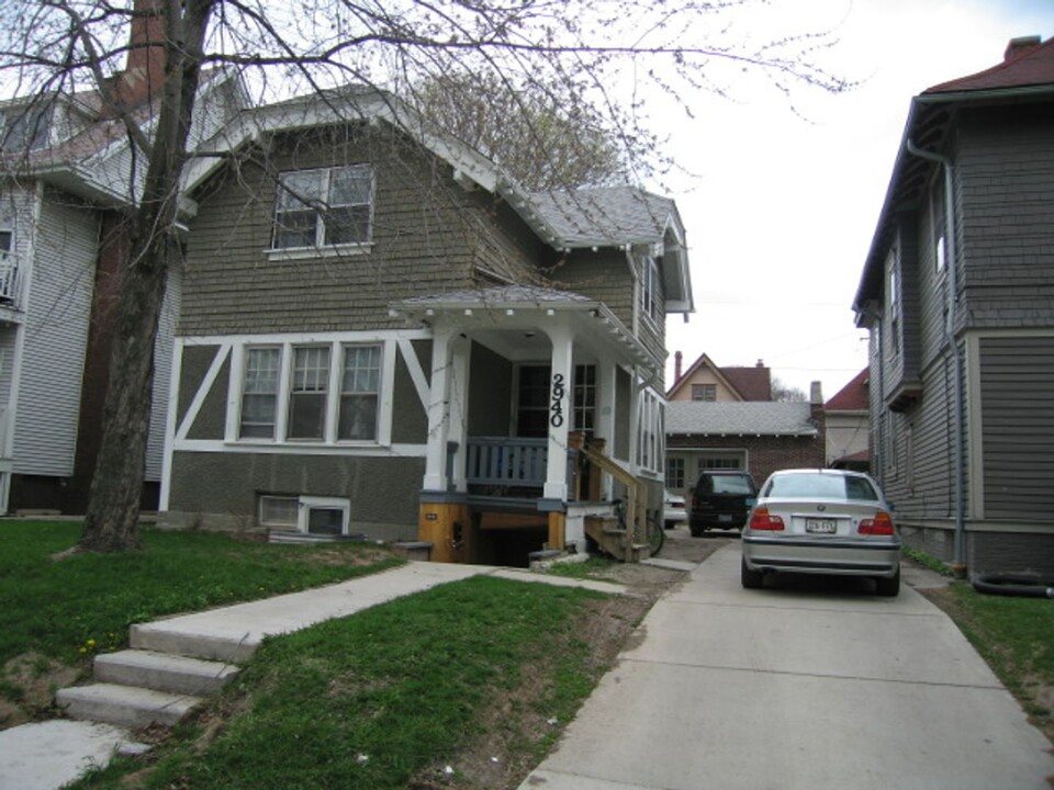 2940 N Maryland Ave-Unit -Lower in Milwaukee, WI - Building Photo