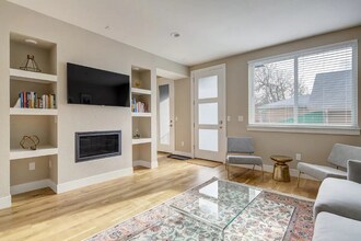 786 Bellaire St in Denver, CO - Building Photo - Building Photo