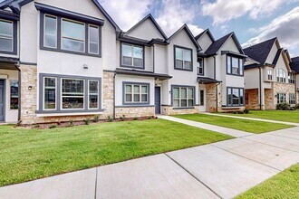 349 Mule Deer Mews in Little Elm, TX - Building Photo - Building Photo