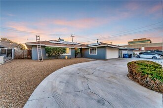 105 Marigold Ln in Las Vegas, NV - Foto de edificio - Building Photo