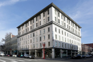 Estate Hotel in Portland, OR - Building Photo