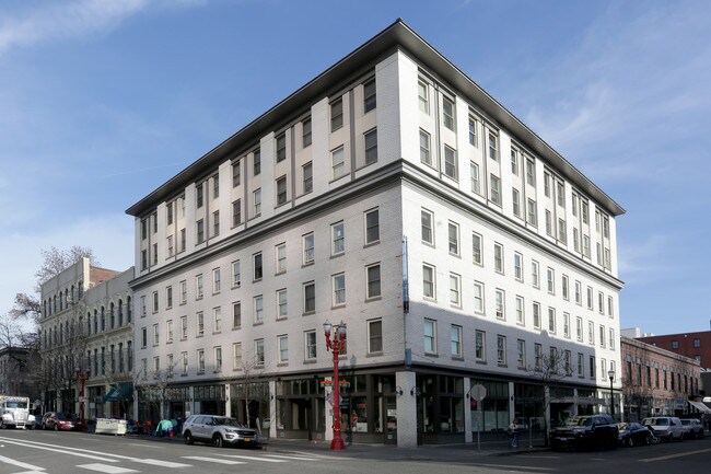 Estate Hotel