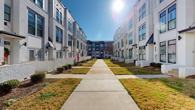 1025 Wesley Terrace Ave in Charlotte, NC - Building Photo - Building Photo