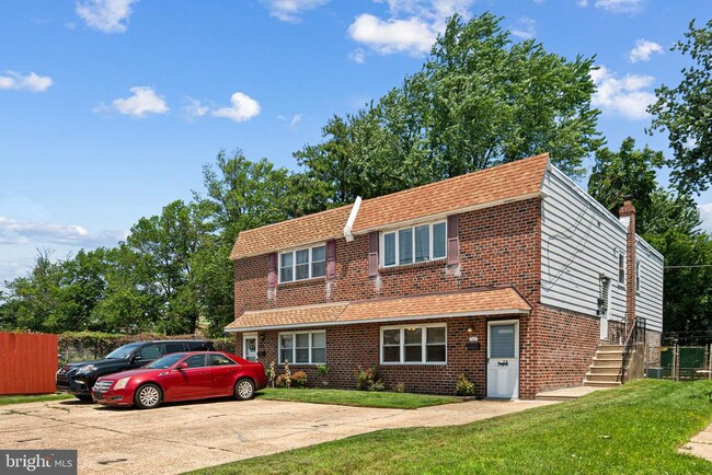 707 Red Lion Rd in Philadelphia, PA - Building Photo - Building Photo
