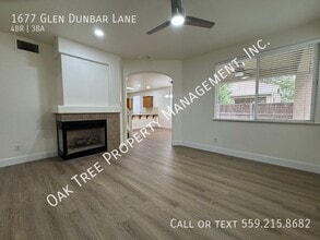 1677 Glen Dunbar Ln in Clovis, CA - Building Photo - Building Photo