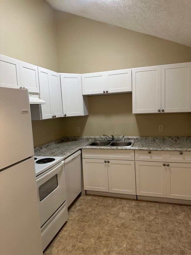 165 Vaughn Rd, Unit 154