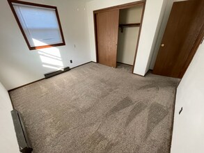 835 Illinois Ave in Oostburg, WI - Building Photo - Building Photo