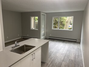 Kitsilano Shores in Vancouver, BC - Building Photo - Building Photo