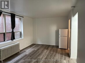 1582 Bathurst St in Toronto, ON - Building Photo - Building Photo