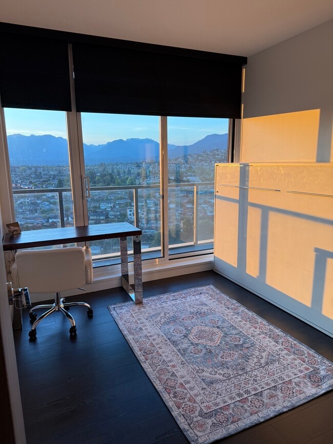 4880 Lougheed Hwy in Burnaby, BC - Building Photo - Building Photo