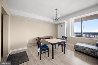 3709 S George Mason Dr in Falls Church, VA - Building Photo - Building Photo