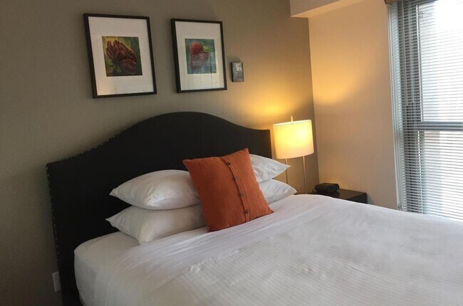 1081 Boylston St in Boston, MA - Building Photo - Building Photo