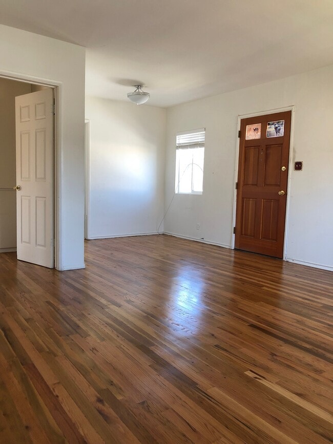 5551 Costello Ave in Los Angeles, CA - Building Photo - Building Photo