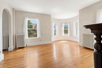 20 Crystal St in Melrose, MA - Building Photo - Building Photo