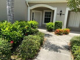 10130 Colonial Country Club Blvd in Ft. Myers, FL - Building Photo