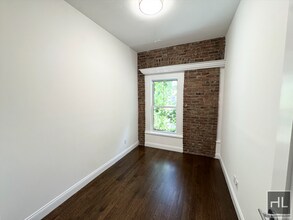 EAST 60 STREET in New York, NY - Building Photo - Building Photo