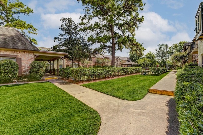 14719 Barryknoll Ln in Houston, TX - Building Photo - Building Photo