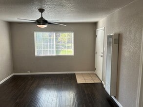 943 Shearer St in Roseville, CA - Building Photo - Building Photo