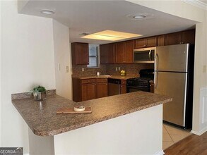 2185 Palmyra Dr in Marietta, GA - Building Photo - Building Photo