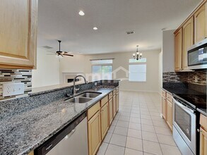 2061 Jimmy Ln in Jacksonville, FL - Foto de edificio - Building Photo