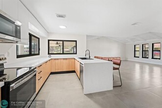 73 Vista Del Rio in Boynton Beach, FL - Building Photo - Building Photo