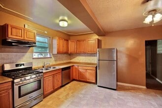 1502 S. 10th St. in La crosse, WI - Building Photo - Building Photo