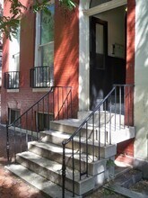 10 E Read St in Baltimore, MD - Building Photo - Building Photo