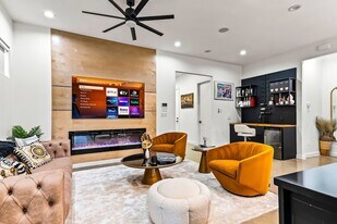 1211 Bonnie View Rd in Dallas, TX - Building Photo