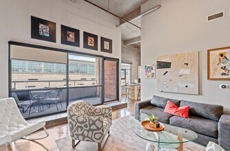 360 W Pershing Rd in Kansas City, MO - Building Photo - Building Photo
